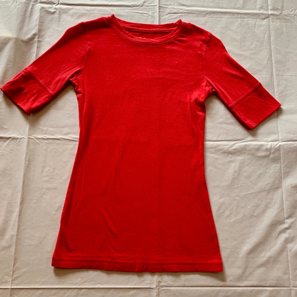 Red three-quarter sleeves cotton T-shirt size XS